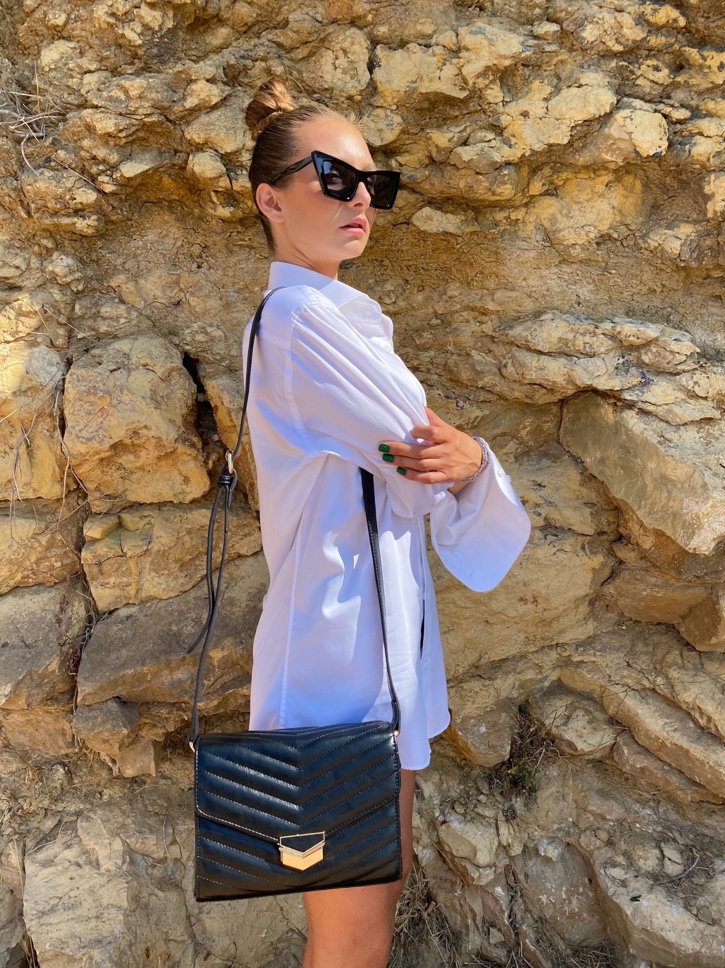 Quilted Everyday Crossbody Bag – Black Minimalist Edition