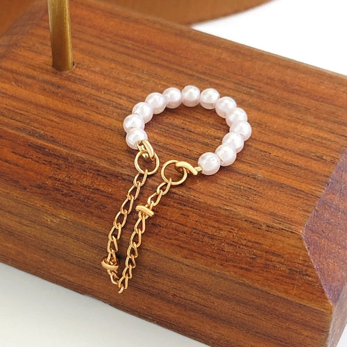 Minimalist No-Piercing Ear Cuff with Chain – Gold