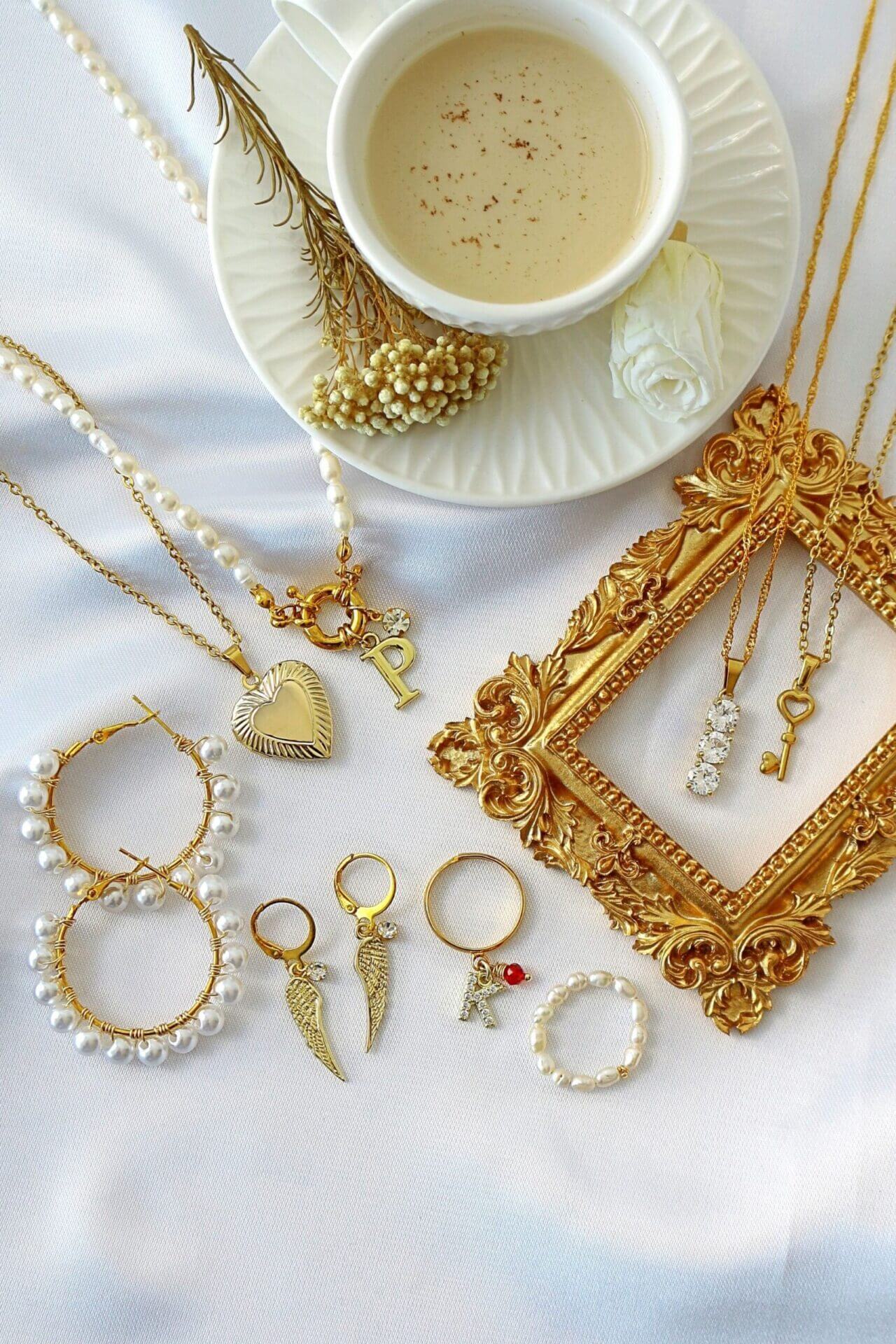 18 karat forgyldte håndkablede perle-hoop-øreringe – Elfenben perle statement-hoops